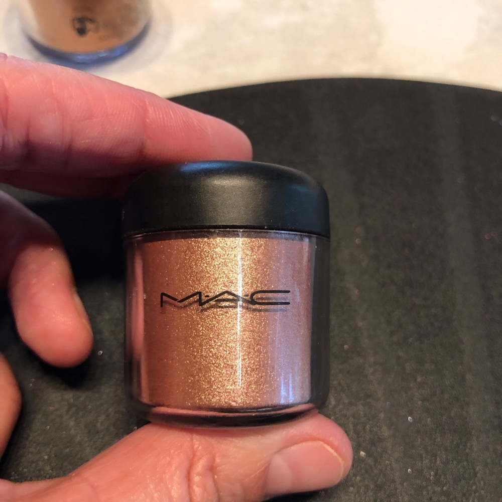 MAC Pigment Powder Eyeshadow